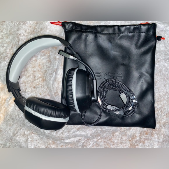 NWOT- EKSA® E1000 RGB USB Gaming Headset (with carrying case) - Never Used - Picture 16 of 16